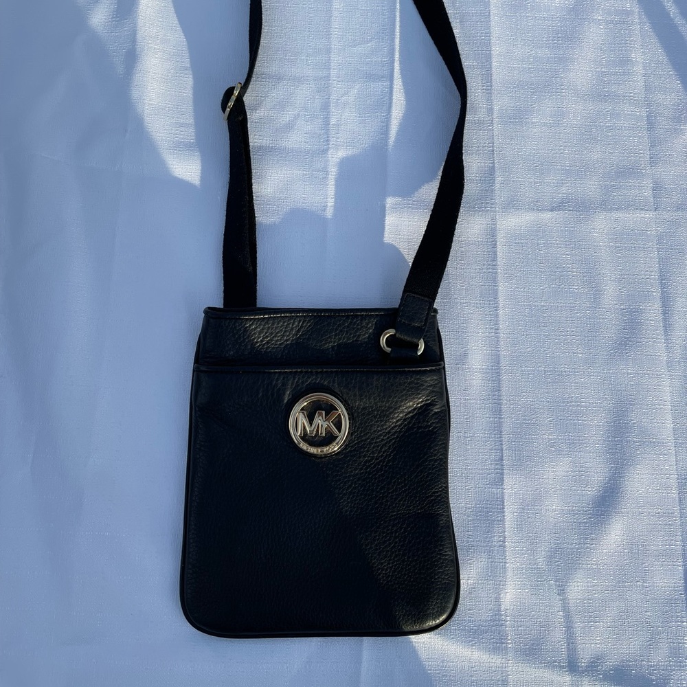 Authentic Michael kors crossbody